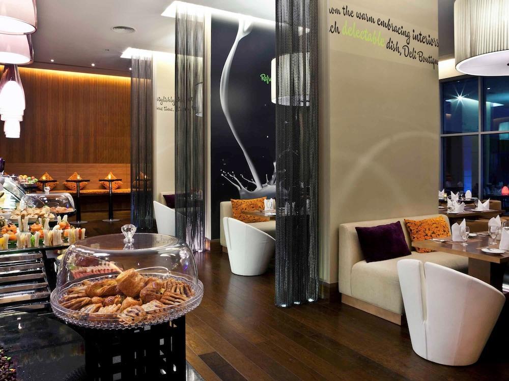 Novotel Suites Mall Avenue Dubai Buitenkant foto