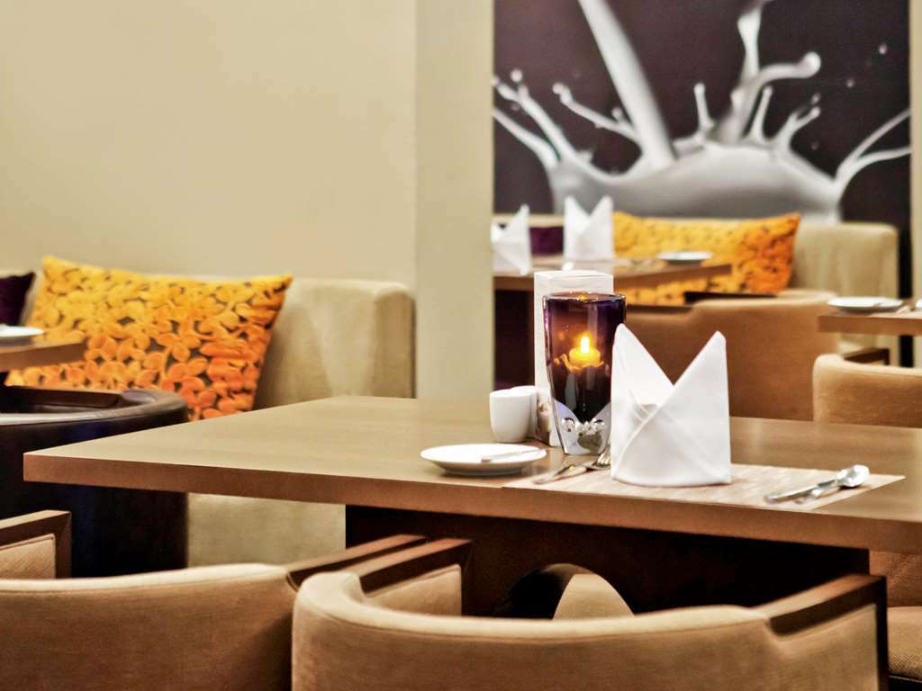 Novotel Suites Mall Avenue Dubai Restaurant foto